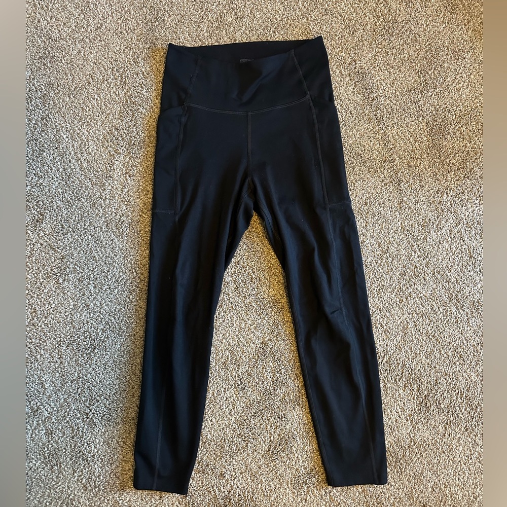 Girlfriend Collective black leggings with pockets